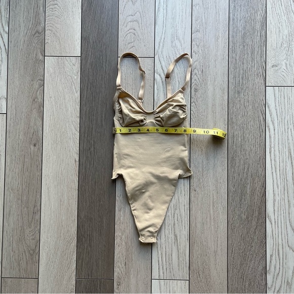 SKIMS Thong Bodysuit - Picture 4 of 7